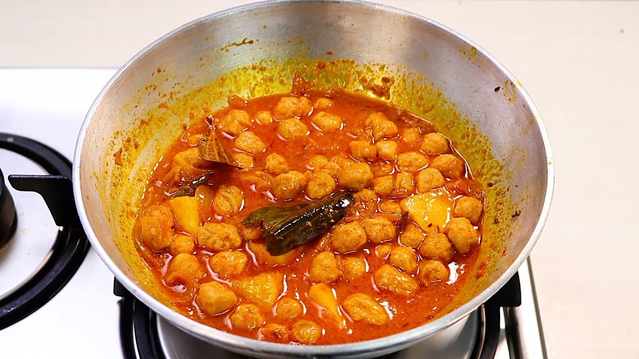 आलू सोया की मसालेदार सब्ज़ी जो बाकी सब्जियों का
स्वाद भुला दे | Aloo Soya Chunks Curry | Kabita