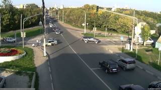 preview picture of video 'ДТП в Серпухове. Классическая авария - не уступил дорогу. 12 сентября 2014г.'