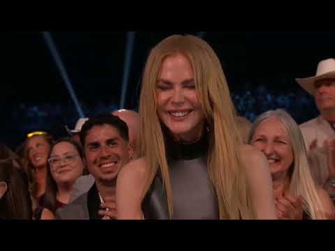 Keith Urban Accepts the Triple Crown Award (Live from the 60th ACM Awards)