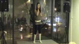 Nadie - No One, Prima J