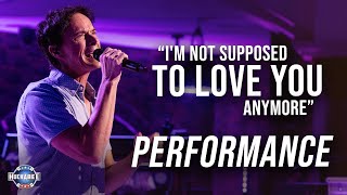 Bryan White Performs POWERFUL Hit &quot;I&#39;m Not Supposed To Love You Anymore&quot; | Jukebox | Huckabee