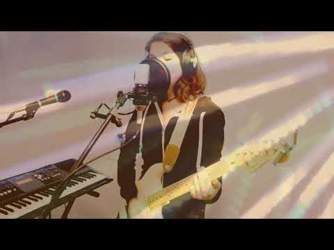Jamie Gia ///// Live Looping Tame Impala Cover - Feels Like We Only Go Backwards