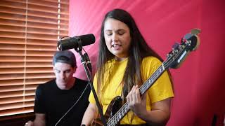 Slightly Odway: Flossy v Abbe May