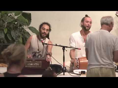 MoMo Nilakantha & Shambodas - Siva Siva Mahadeva