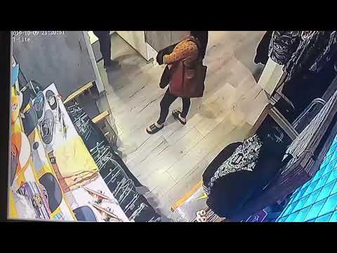 Videos. Mecheras robaron más de 30 prendas en un local de calle 12