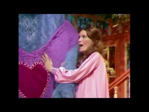 Muppet Songs: Mia Farrow and The Muppets - We Got Love