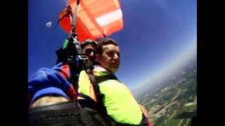 preview picture of video 'parachute a octeville sur mer en tandem avec Mario Gervasi'