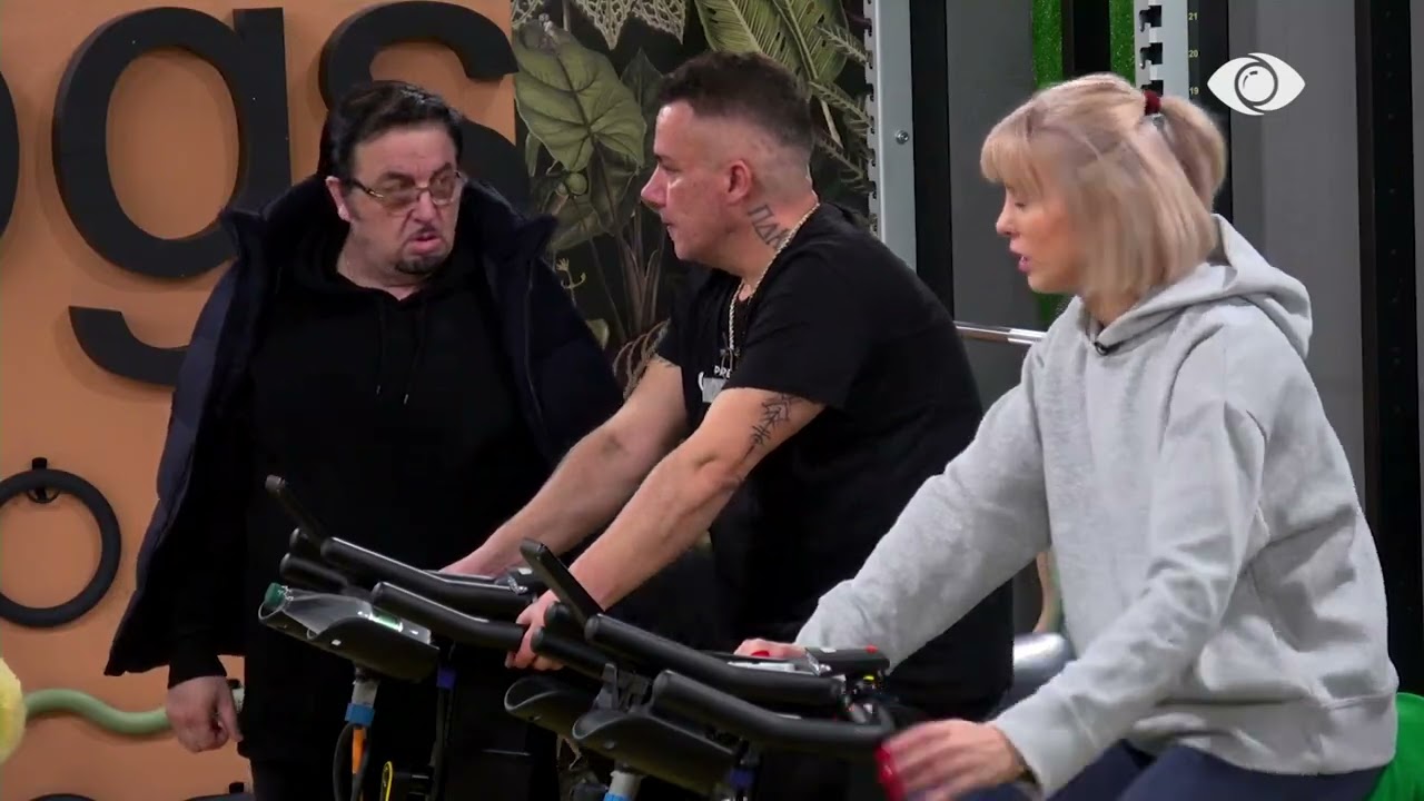 “Je njeri inteligjent”/ Dea bisedon për strategjinë, Albi: Inteligjent kam edhe qenin!