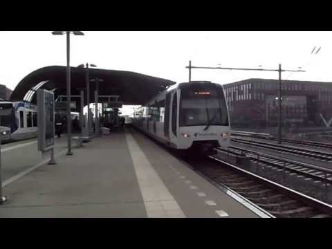 RET 5507 en 5512 komen aan te Leidschenveen Centrum