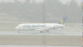 preview picture of video 'City Airlines new MD-87 landing at Landvetter'