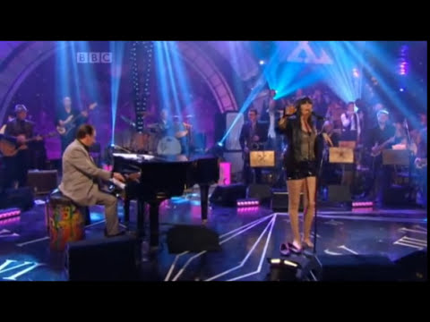Jools & His Rhythm & Blues Orchestra with Sandie Shaw On Jools Holland Hootenanny 2011