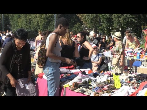 download lagu mp3 mp4 French Flea Market, download lagu French Flea Market gratis, unduh video klip French Flea Market