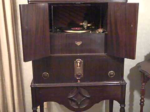 FRED HALL'S ROSELAND ORCH. - CHARLESTON WITH ME - ROARING 20'S VICTROLA RADIOLA
