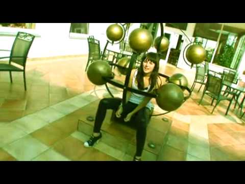 Ewa Farna-o písničkách-PŮLMSÍC