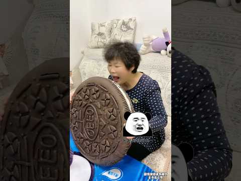 Everything in their place is giant-sized!