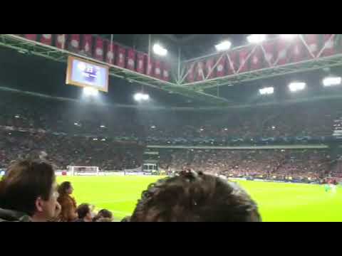 Amazing! Tottenham fans in dutch stands when Moura scores qualifying goal in Ajax - Tottenham 2-3