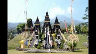 preview picture of video 'Pura Parahyangan Agung Jagatkarttya Taman Sari Gunung Salak'