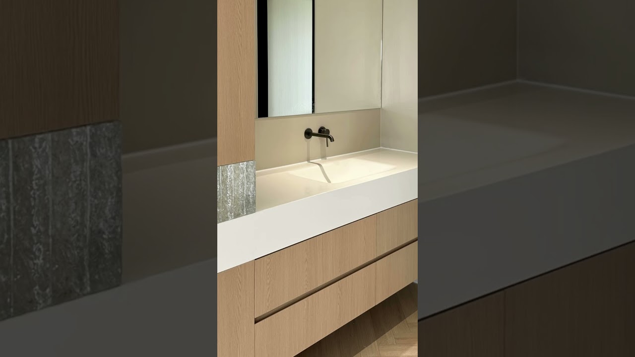 Bespoke vs off-the-shelf vanity units video