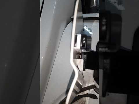 Как снять лючок бензобака на фольксваген тигуан видео