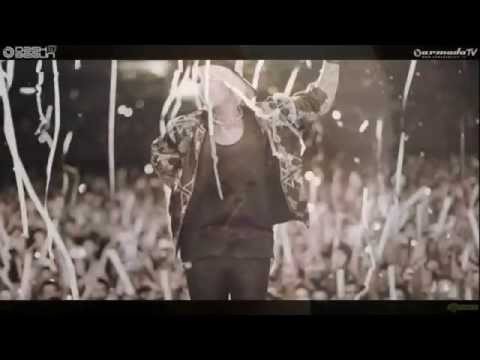 Christina Novelli vs Andy Blueman Save us