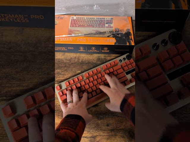Vídeo relacionado con Razer Huntsman V3 Pro Tenkeyless Counter-Strike 2 Dragon Lore - Teclado óptico analógico TKL e-Sports para PC sin Teclado numérico - Snap Tap - Rapid Trigger - Diseño QWERTY US | Dragon Lore