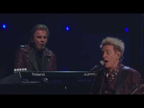 2017 Rock Hall Inductees Journey Perform "Separate Ways"