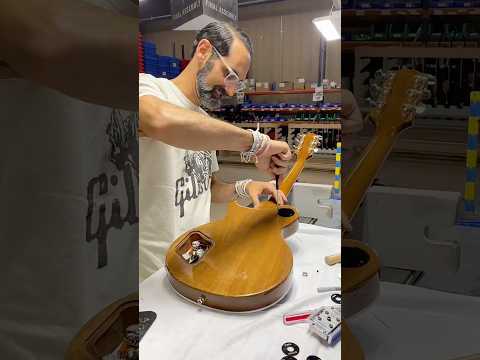 Building a Gibson Les Paul – Step 12: CEO 1 is finally done and ready to #DES !