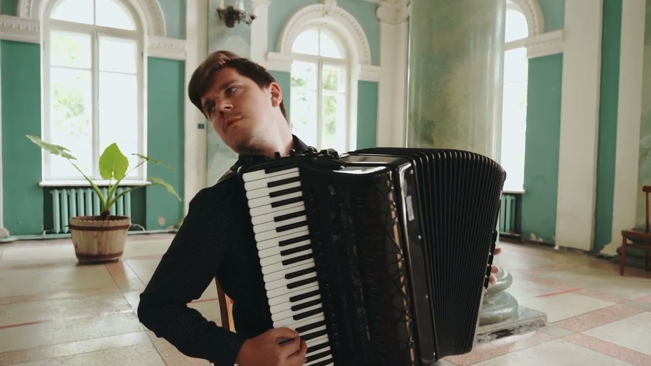 J.S.Bach - Passacaglia and Fugue in C-minor BWV582 performed by Radu Ratoi