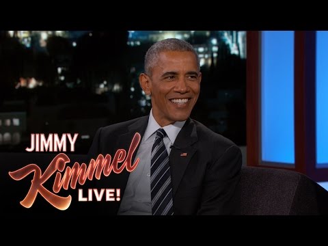 トランプに笑うオバマ大統領 (President Obama Laughs at Trump)