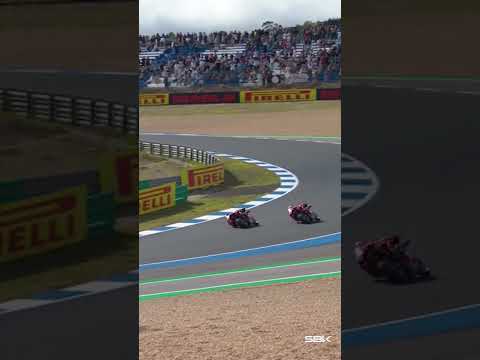 Bulega overtakes Lecuona for P1 in Race 2 🔥🏆 | 2026 #EstorilWorldSBK 🇵🇹