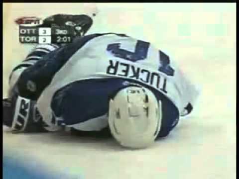 Alfredsson decks Tucker and scores the winning goal