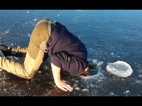 ПРИКОЛЫ НА ПЕРВОМ ЛЬДУ 2017 2018 ЛУЧШИЕ ВИДЕО ПЬЯНЫЕ НА ЗИМНЕЙ РЫБАЛКЕ РЫБАКИ ПЬЮТ зимой перволедье