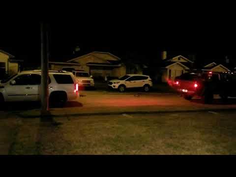 Tug of war Cadillac Escalade  6.2 V8 & Ford F-250 V10