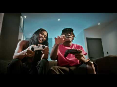 Oseikrom Sikanii - Fine Girl ft. Kofi Mole (Official Video)