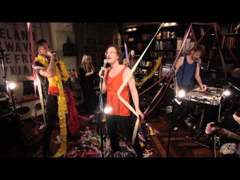 FM Belfast - Par Avion (Live on KEXP)