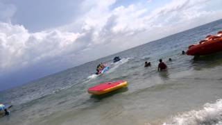 preview picture of video 'Banana Boat di Pulau Untung jawa'