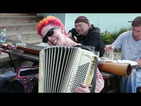 Nikol ex-VMK - "Je to na mě vohromný..."