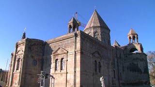 Նորոգվում է Մայր Տաճարի արտաքին սալահատակը