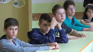 Ученици от ОУ "Христо Смирненски" с грамоти от състезание по информационни технологии
