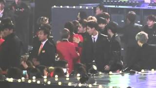 Download lagu Seventeen X Monsta x hug each other at seoul music mp3 Download lagu Seventeen X Monsta x hug each other at seoul music mp3