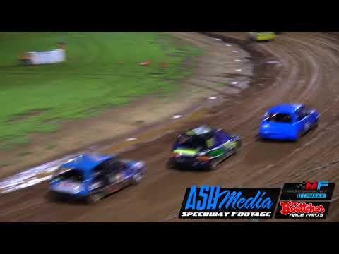 Junior Sedans: Exciting Heat Race Finish - Kingaroy Speedway