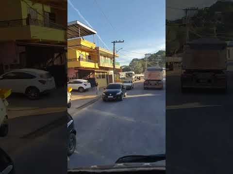 Passando por Pirapetinga, divisa do RJ com Minas Gerais.