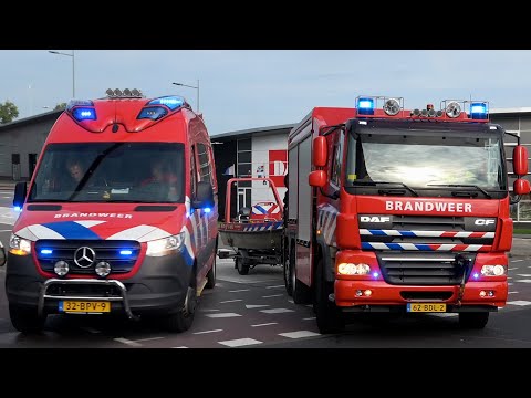 P1, Brandweer Groningen [WO 01-1810 & HV-1 01-1871] met spoed naar persoon te water Brilweg Zuidhorn