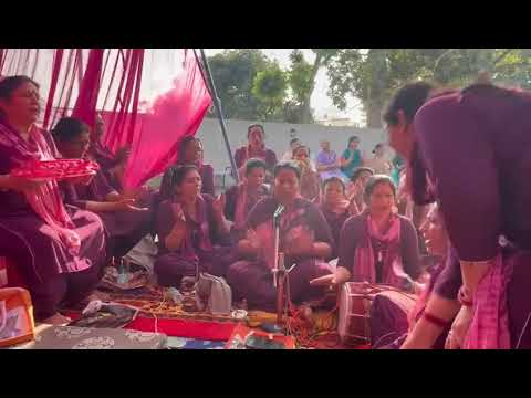 pao boliyan pao boliyan meri maiya de dware utte