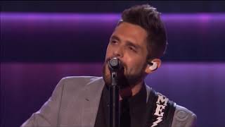 Thomas Rhett performs &quot;Die a Happy Man&quot; and &quot;Craving You&quot; live in concert Nashville 2017 HD 1080p