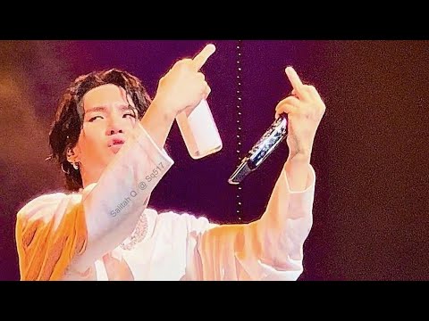 Omg... Middle finger!! #suga_agustd_tour #d_day_tour #d_day #sugaconcert #agustdconcert #sugatour