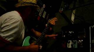 Video thumbnail for Skreddy MAYO vs early Triangle BIG MUFF PI vintage electro harmonix by Robert DeVito