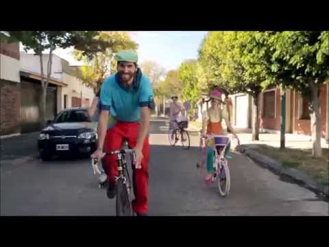 "Enrodados" (Video Clip), VUELTA CANELA