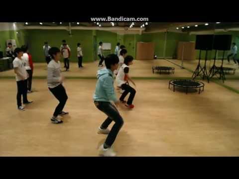 [130410 17TV EP7 ]Seventeen "Beauty And A Beat" Dance practice cut.
