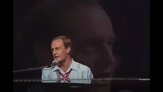 Peter Allen &quot;I&#39;d Rather Leave While I&#39;m in Love&quot; on The Don Lane Show 1980